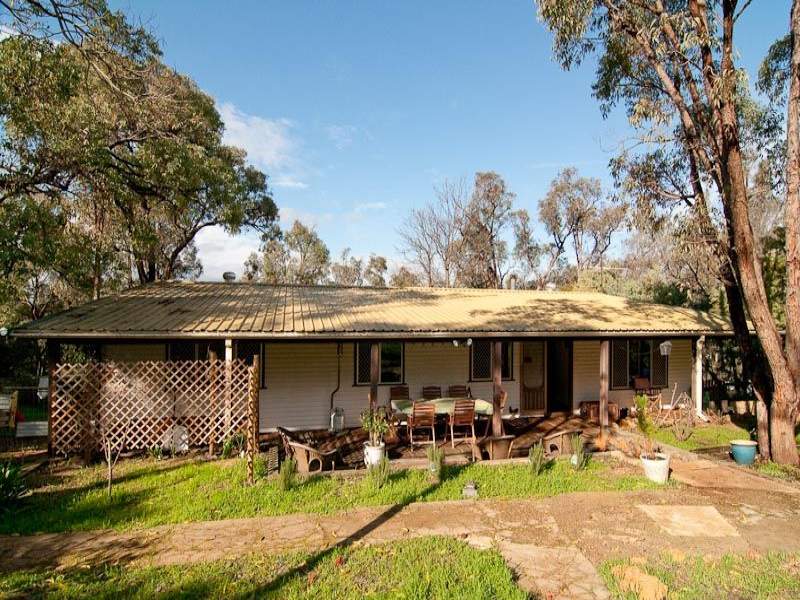 10 Clayden Street, Wooroloo, WA 6558