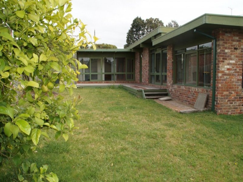 28 Retreat Road, Newtown, VIC 3220