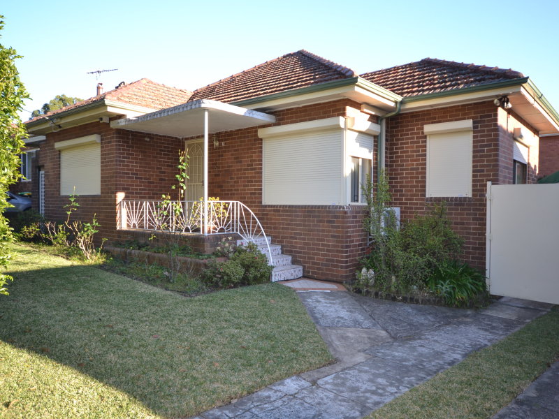 52.. Street, Kingsgrove, NSW 2208 Property Details