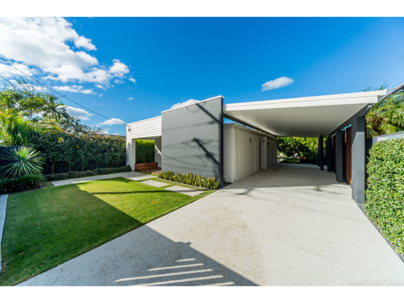 5 Paradise Parade, Paradise Point, QLD 4216