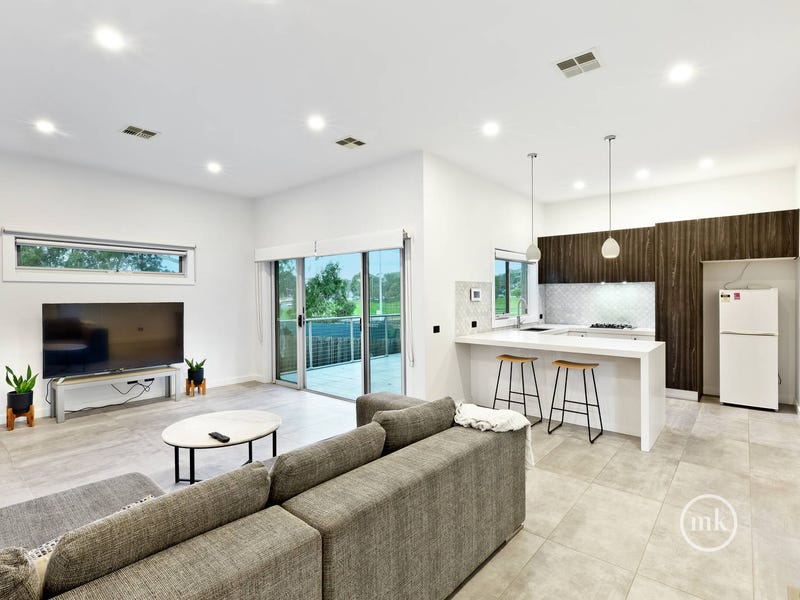 2/22 Peters Street, Watsonia, Vic 3087 Property Details