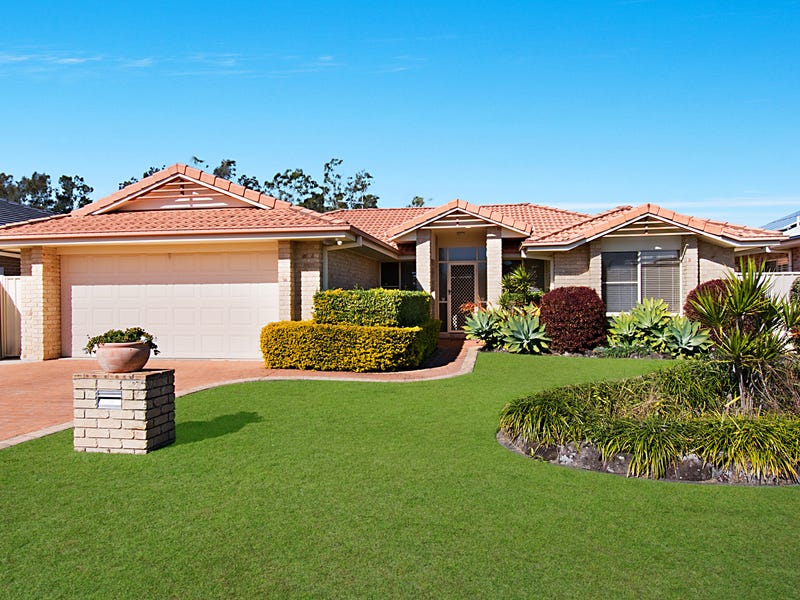 18 Bayview Drive, Yamba, NSW 2464 Property Details