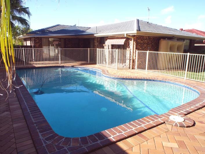 12 Lakefield Cres, Paradise Point, QLD 4216