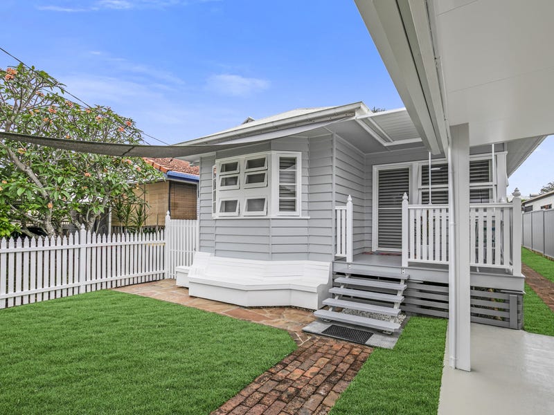 15 Herbert St, Scarborough, Qld 4020 Property Details