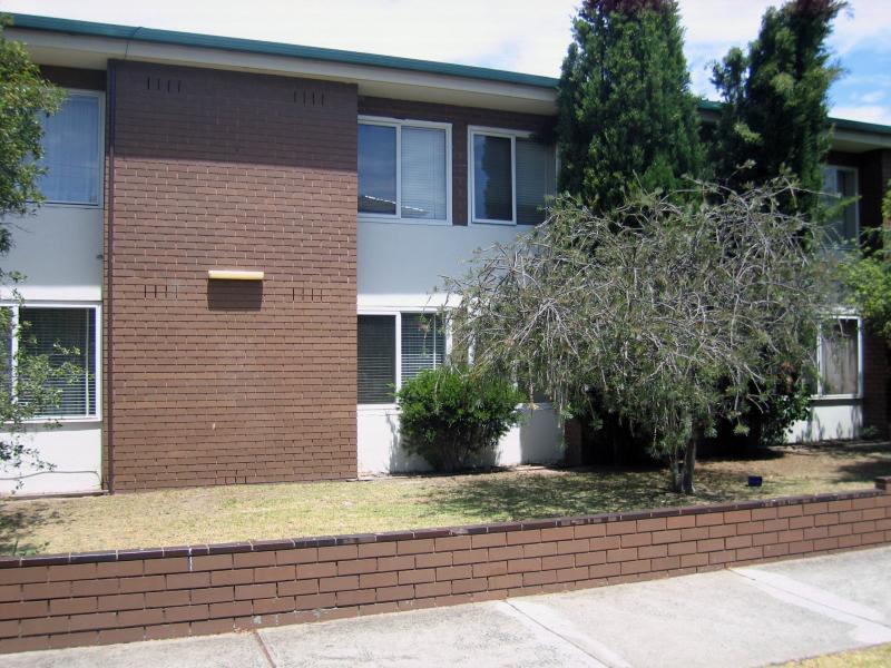 2/5 KEMP ST, Thornbury, Vic 3071 Property Details