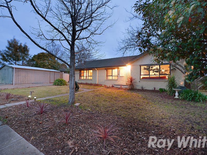 32 Johnson Drive, Ferntree Gully, Vic 3156
