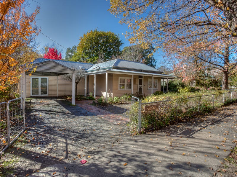 15 Cobden Street, Bright, VIC 3741