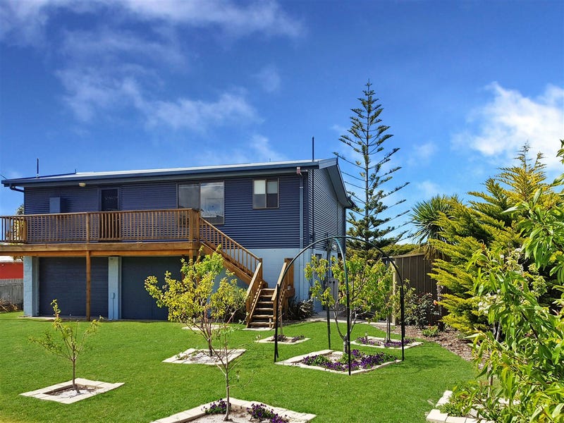 45 Scamander Avenue, Scamander, TAS 7215