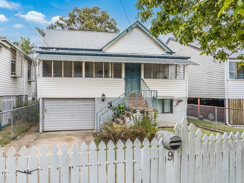 9 Perkins Street, Sandgate, Qld 4017 Property Details