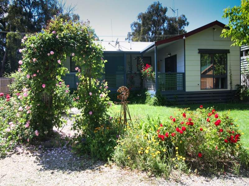 30 Washington Lane, Woodend, Vic 3442 Property Details