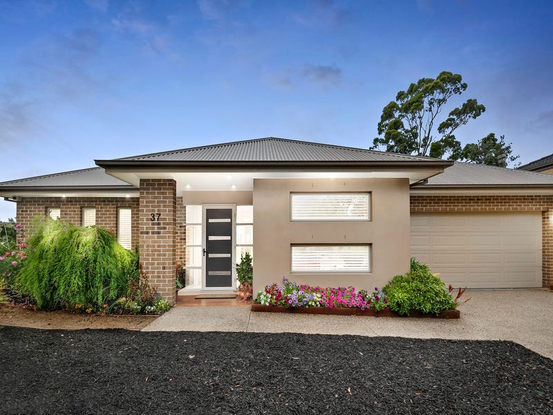37 Parkedge Circuit, Rosebud, Vic 3939 Property Details