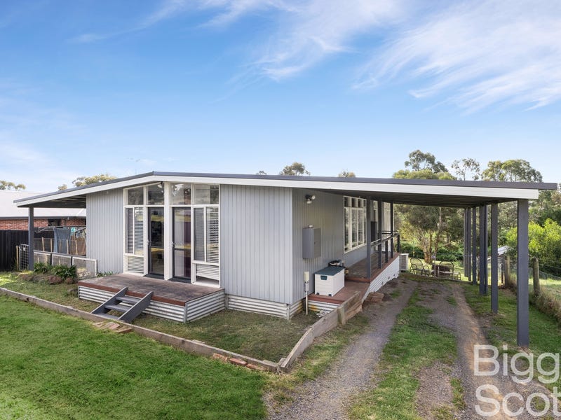 24 King Street, Creswick, Vic 3363 House for Sale