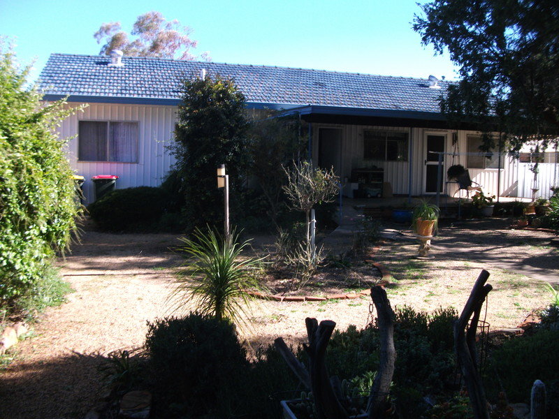 19 Crouch Street, Forbes, NSW 2871 Property Details