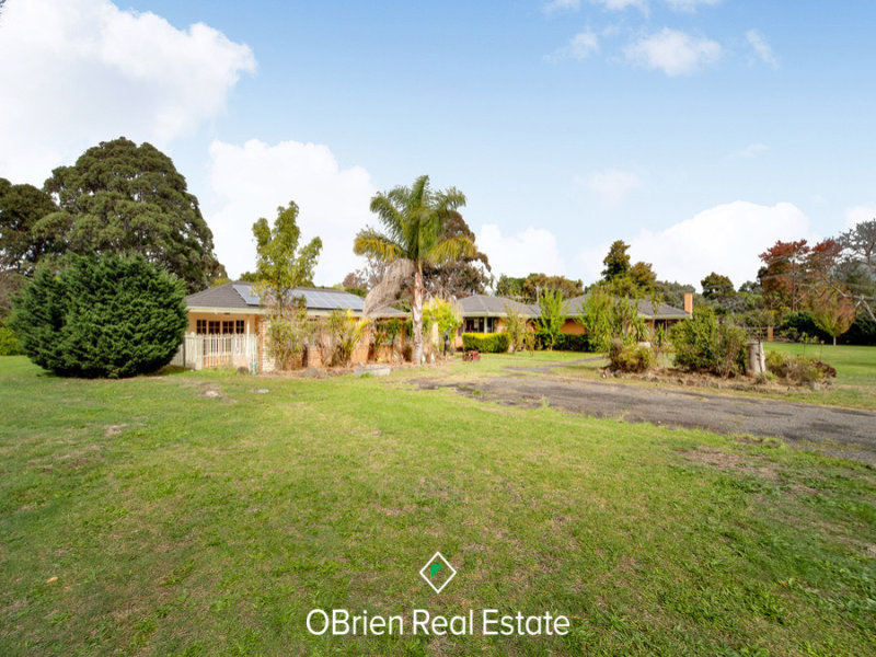 194 Belgravehallam Road, Narre Warren North, VIC 3804