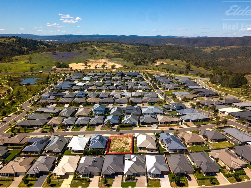 12 Carl Street, Googong, NSW 2620