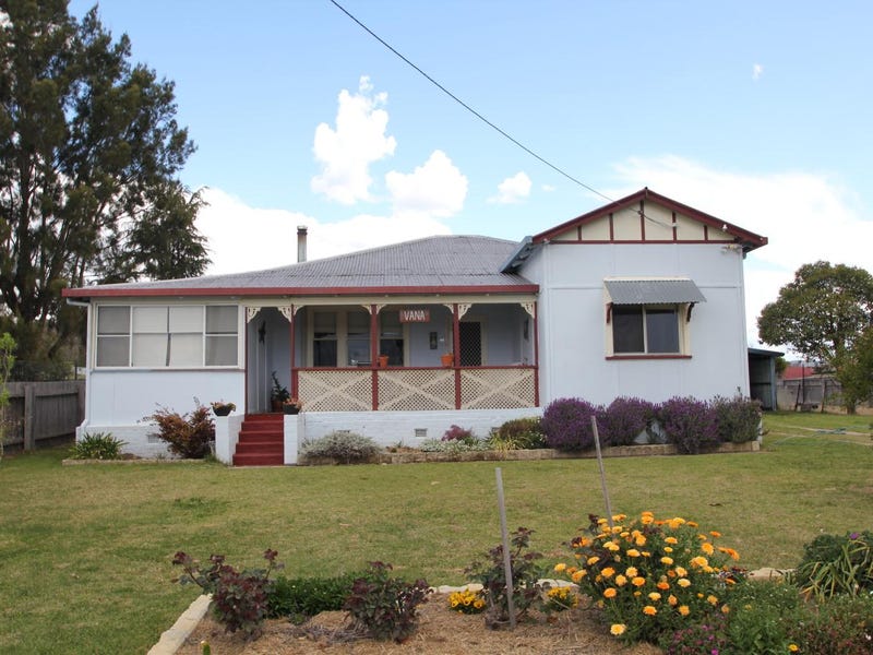 65 Clive Street, Tenterfield, NSW 2372