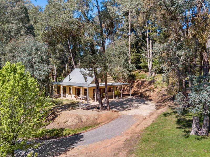 130 Centenary Avenue, Wandiligong, VIC 3744