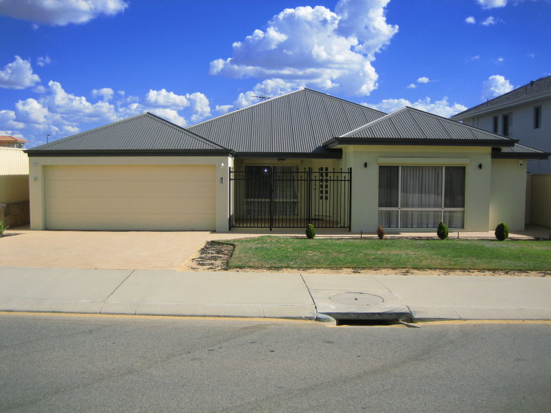 9 Bayview Terrace, Yangebup, WA 6164 Property Details