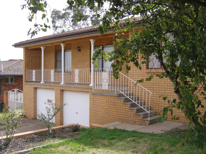19 HARDY AVENUE, Young, NSW 2594 Property Details