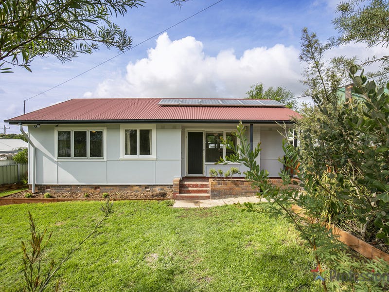 2 Mclean Avenue, Armidale, NSW 2350