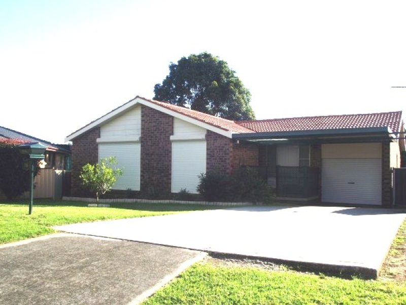 15 Kitava Place, Glenfield, NSW 2167