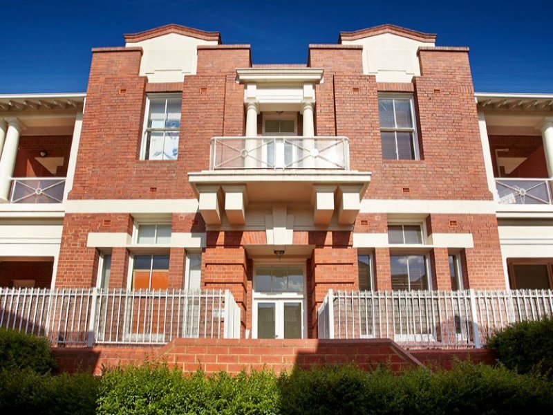 32 Gatehouse Place, Maribyrnong, Vic 3032 Property Details