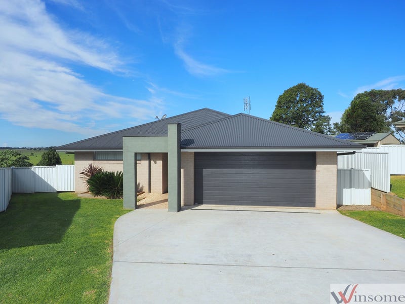 24 Prior Circuit, West Kempsey, NSW 2440