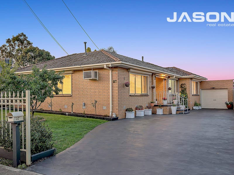 37 Lyndhurst Road, Gladstone Park, VIC 3043
