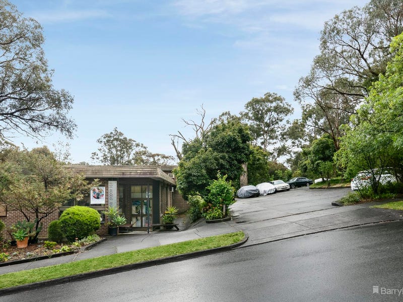 29 & 29A Hartland Way, Eltham, Vic 3095 House for Sale