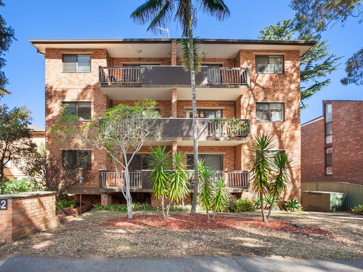 8/4042 Hampton Court Road, Carlton, NSW 2218 Property Details