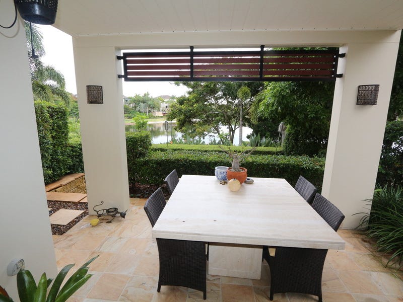 1038/1 The Cove Crescent, Carrara, Qld 4211 Property Details