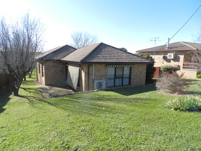 12 Victoria Street, Yass, NSW 2582 House for Rent