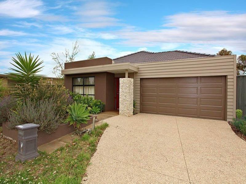 4 Tenterfield Drive, Burnside Heights, VIC 3023