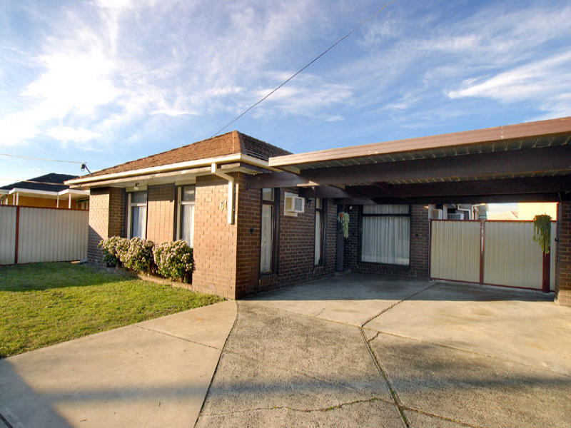 61 Kingsclere Avenue, Keysborough, Vic 3173 Property Details