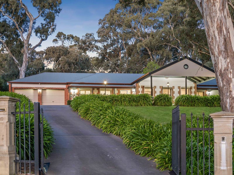 10 Burnbank Way Mount Barker SA 5251 realestate .au