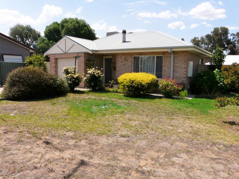 10 Bruton Street, Tocumwal, NSW 2714 Property Details