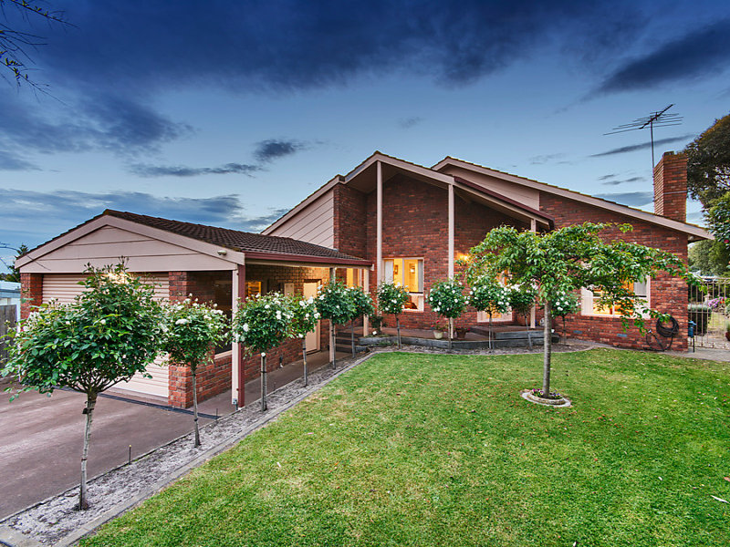 7 Triumph Court, Highton, VIC 3216