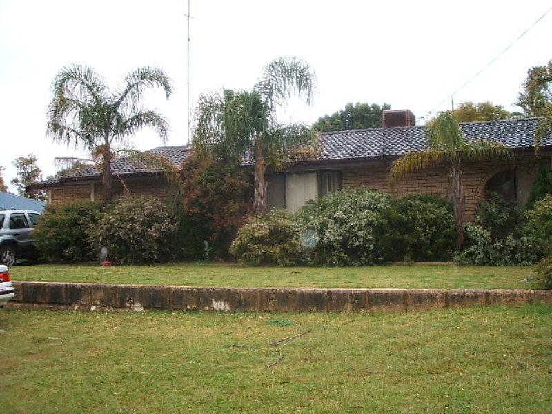 14 Eastcott Place, Waroona, WA 6215 Property Details