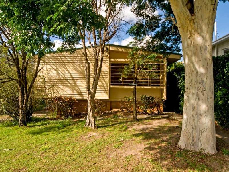 18 Cecile Street, Balmoral, Qld 4171 Property Details