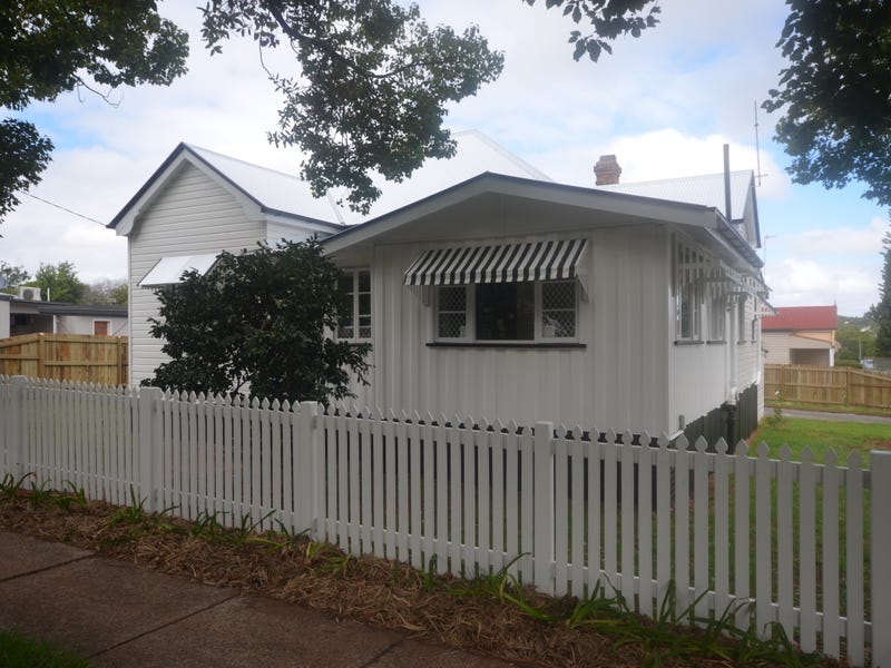 723 Ruthven Street, South Toowoomba, QLD 4350