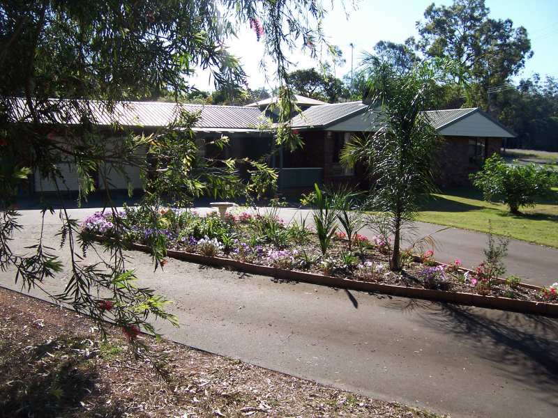 1 Kalmia Drive, Redland Bay, QLD 4165