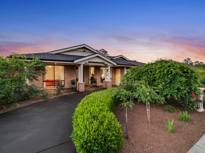 8 Bega Place, Narrabundah, ACT 2604