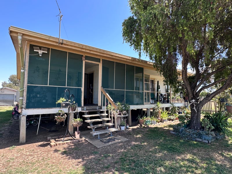 111 Phillip Street, Carroll, NSW 2340 Property Details