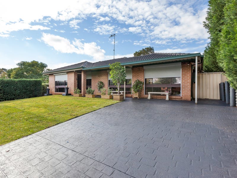 271 Welling Drive, Mount Annan, NSW 2567