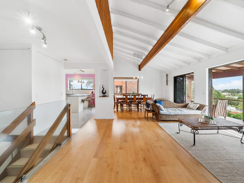 18 Seaview Parade, Elanora, QLD 4221