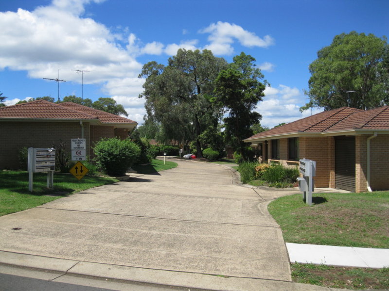 13/196200 Harrow Rd, Glenfield, NSW 2167 Property Details