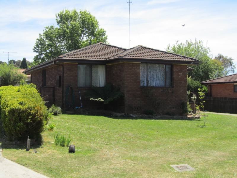 4 Merrett Drive, Moss Vale, NSW 2577