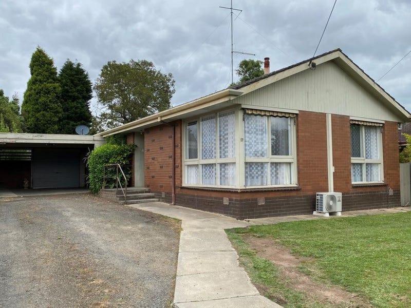 17 Ivanhoe Street, Wendouree, VIC 3355