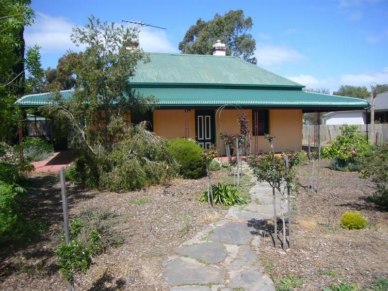 15 Burra Rd, Saddleworth, SA 5413 Property Details