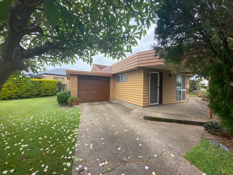 77 Crombie Avenue, Bundall, QLD 4217